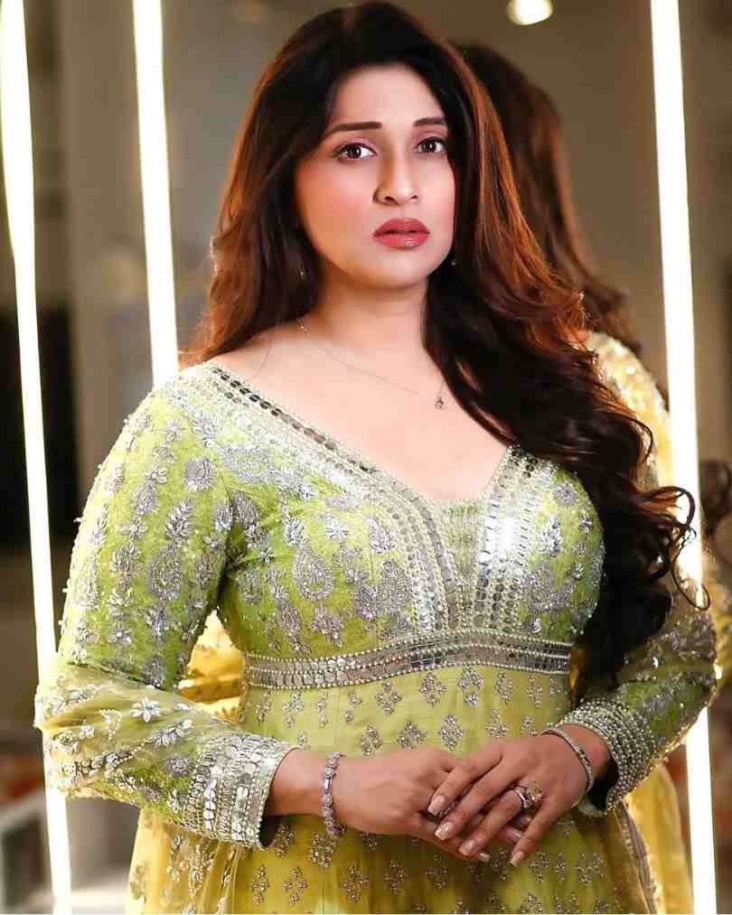 Mannara Chopra