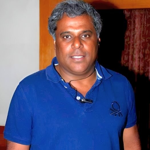 Ashish Vidyarthi Early Life and Education