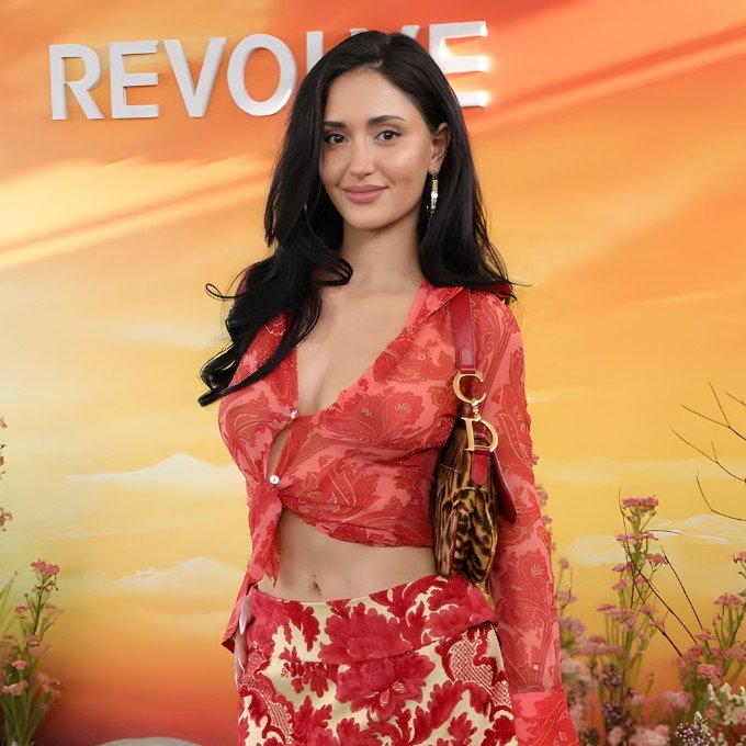 Leah Kateb Age